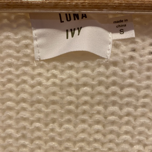 BNWT Luna Ivy Strawberry Crochet Cardigan Sweater - Picture 2 of 5